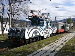 Gruzínské lokomotivy typu 17E byly opatřeny i pestrobarevnými nátěry