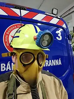 Nasazení masky přístroje.
