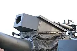 Detail aktivního laserového dálkoměru na věži (Muzeum vojenské historie, Bulharsko, Sofie, 2012)