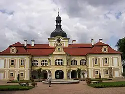 Barokní zámek Nebílovy