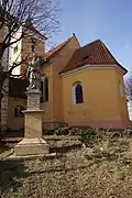Socha sv. Jana Nepomuckého u kostela