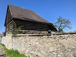 Nemyslovice - sýpka u čp. 2 (stav květen 2023) (5).jpg