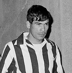 Néstor Combin v dresu Juventusu (1964/65)