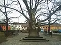 Sousoší sv. Jana Nepomuckého (1738) na náměstí