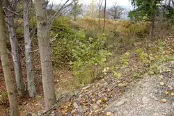 Okružní příchod na jižní straně hradního jádra