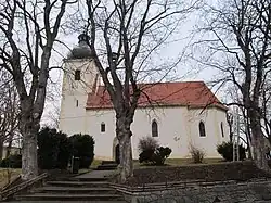 Nezvěstice - kostel Všech svatých (02).JPG
