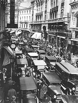 Nedělní odpoledne na Victory Avenue, 1923