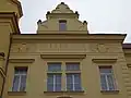 Nápis nad vstupem do Niederleho pavilonu