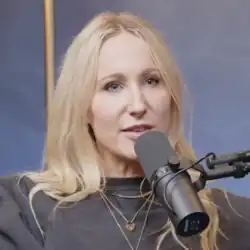 Nikki Glaser (2022)