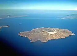 Pohled na Nisyros z letadla