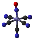 Nitroprusidový anion, [Fe(CN)5NO]2−, oktaedrický komplex obsahující lineární NO ligand