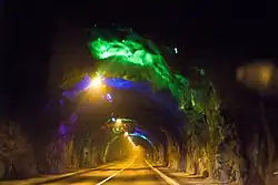 Osvětlení od Tróndura Paturssona uvnitř tunelu.