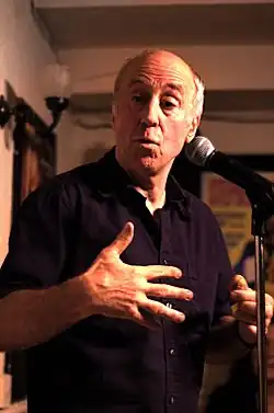 Herec Norman Lovett, představitel Hollyho