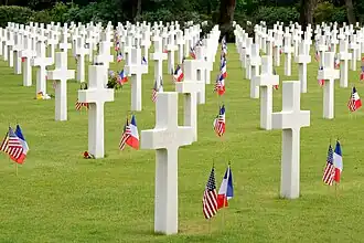 Americký hřbitov a památník v Normandii poblíž Colleville-sur-Mer