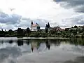 Pohled přes Obecní rybník