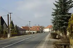 Hlavní silnice v Nové Vsi