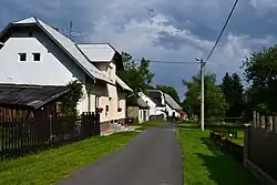 Domy v severní části vesnice