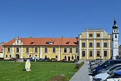 Buquoyská rezidence na náměstí v Nových Hradech