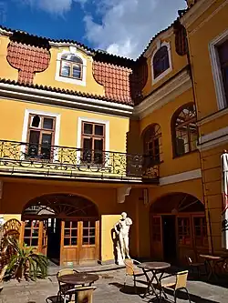 Nádvoří paláce
