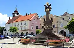 Sloup a kostel Nejsvětější Trojice