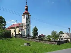 Kostel sv. Mikuláše s hřbitovem