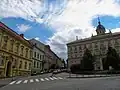 Křižovatka ulic Generála Hlaďo a Tyršova: základní umělecká škola a základní škola Tyršova