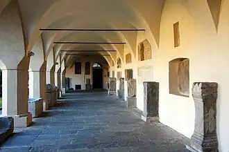 Lapidárium v křížové chodbě dómu