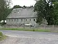 Starší budova