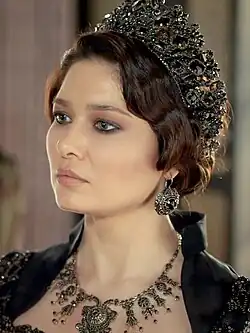 Nurgül jako Kösem Sultan