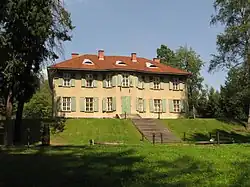 kaštel v obci
