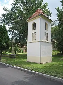 Zvonice na návsi