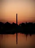 Obelisk při západu slunce