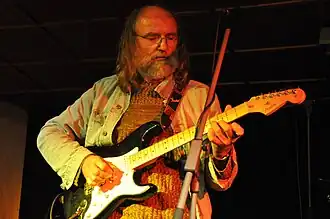 Stanislav Klecandr během koncertu Oborohu na festivalu Otevřeno v Jimramově 29. srpna 2009.