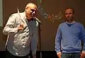 Roman Vaněk a současný šéfproducent Stream.cz Lukáš Záhoř přebírají cenu studentské poroty filmového festivalu Life Science za pořad Peklo na talíři