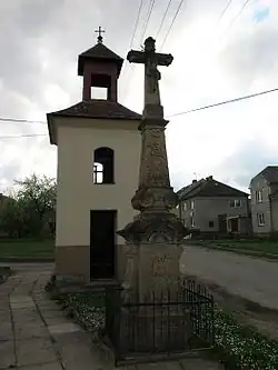 Olbramice, krucifix na návsi.JPG