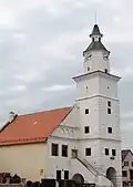 Olbramovice, náměstí, radnice (2020-06-17; 01).jpg