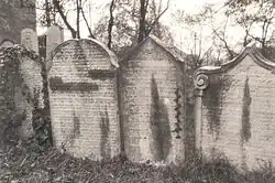 Náhrobní stély na starém židovském hřbitově, cca 1910