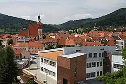 Pohled na historické centrum Prachatic ze Žižkovy skalky