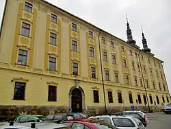 Bývalá jezuitská kolej na náměstí Republiky, dnes Správní archiv Armády ČR