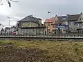 Pohled na zastávku z druhé strany trati