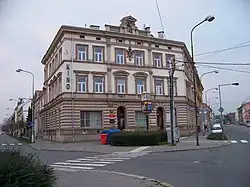 Rohový dům mezi Litovelskou ulicí a třídou Svornosti, dříve hostinec U města Prahy
