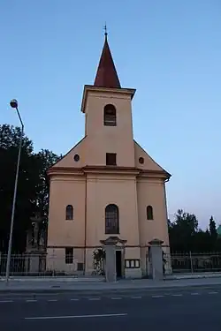 Průčelí kostela svatého Filipa a Jakuba