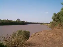 pohled proti proudu řeky severně od Omorati.