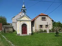 Kaplička na návsi