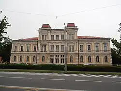 Opava-Psychiatrická_léčebna._správní_budova.JPG