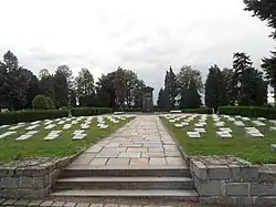 Opava-hrbitov,_pamatnik_sovetske_armady_1.JPG