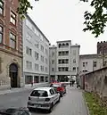 Opava, Obytný dům městské spořitelny, Pohled z Čapkovy ulice.