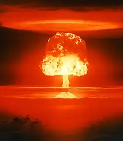 Atomový hřib při jedné ze zkoušek.
