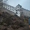 Opevnění pod broumovským klášterem s patrným skalnatým podložím