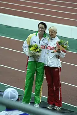 Anna Jesieńová (vpravo)